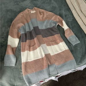 dreamers cardigan with a cute color pattern!
